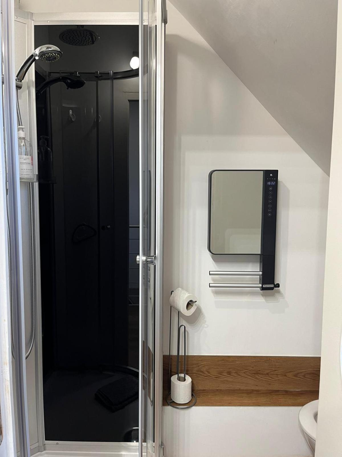 Appartement Type Loft Avec Terrasse شيربوغ أون كوتننتين المظهر الخارجي الصورة